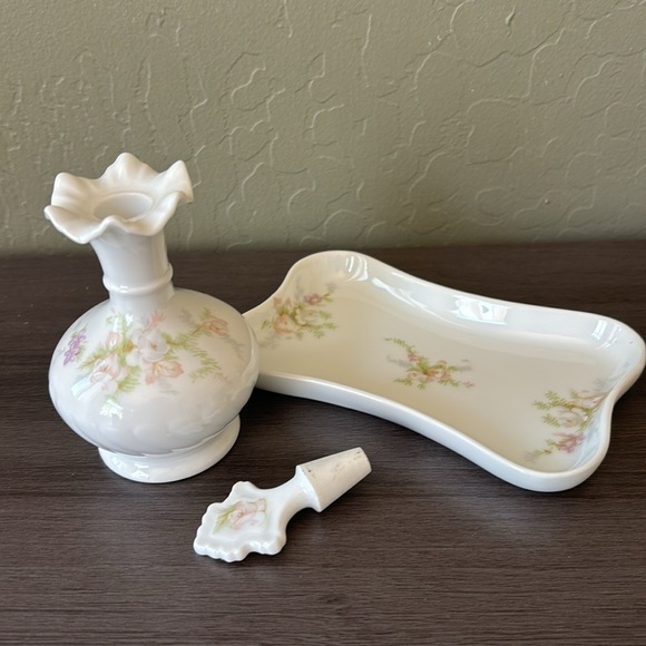 Vintage Japanese Porcelain Floral Perfume Bottle and Accessory Tray - Picture 6 of 6